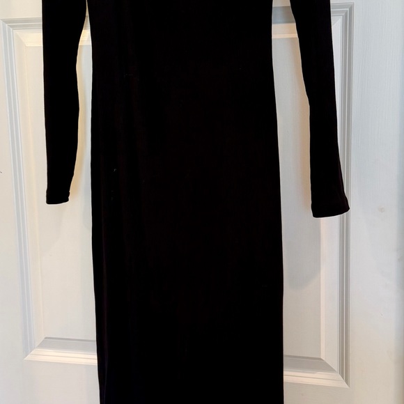 SKIMS Dresses & Skirts - NWT SKIMS Black Long Sleeve Bodycon Midi Dress